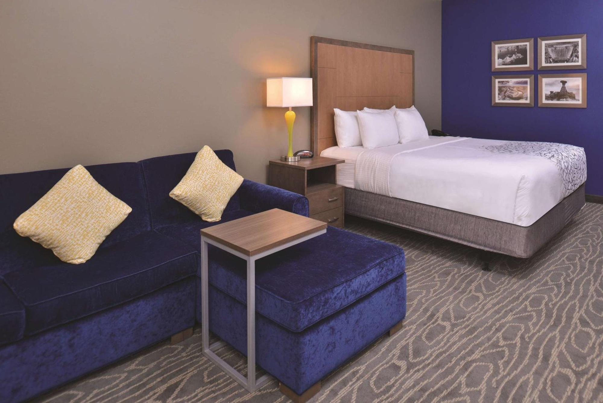 Deluxe King Room Mobility Access or Non-Smoking